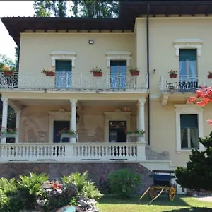 la-villa-del-lago-ghirla.it-lombardy.com/